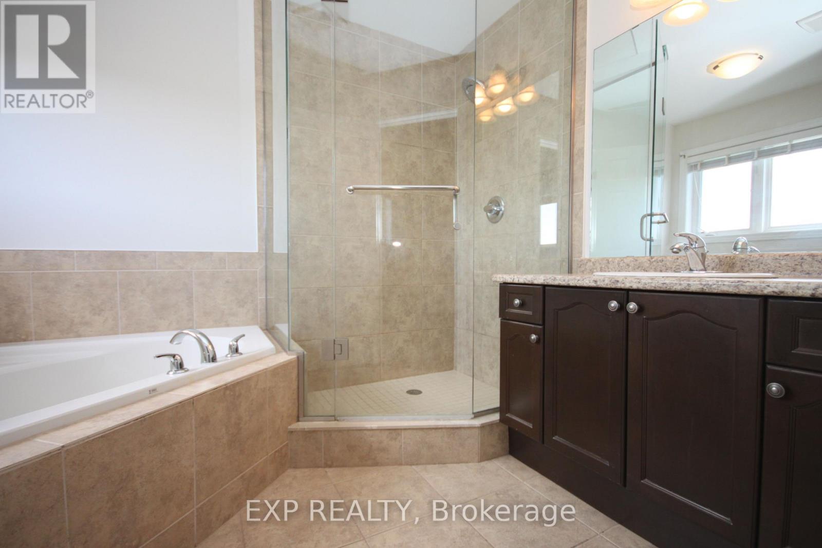 22 Geranium Avenue N Property Photo 13