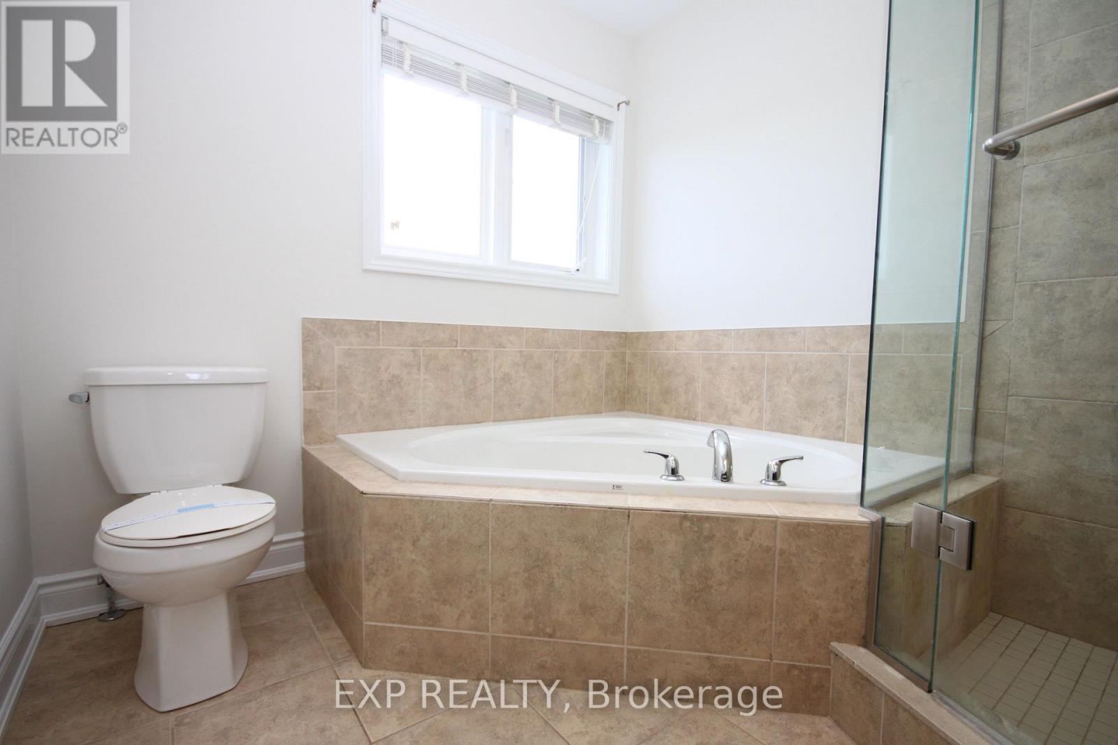 22 Geranium Avenue N Property Photo 14