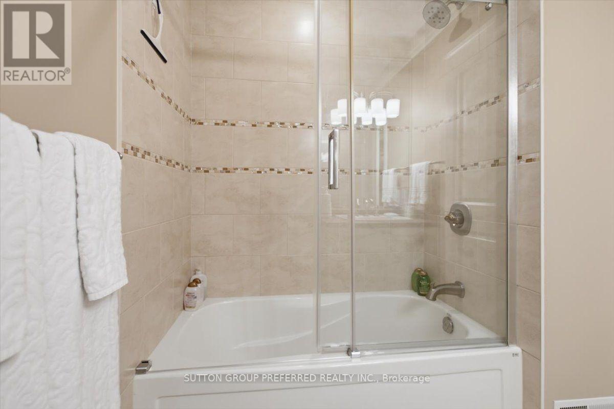 63 - 725 Eagletrace Drive Property Photo 40