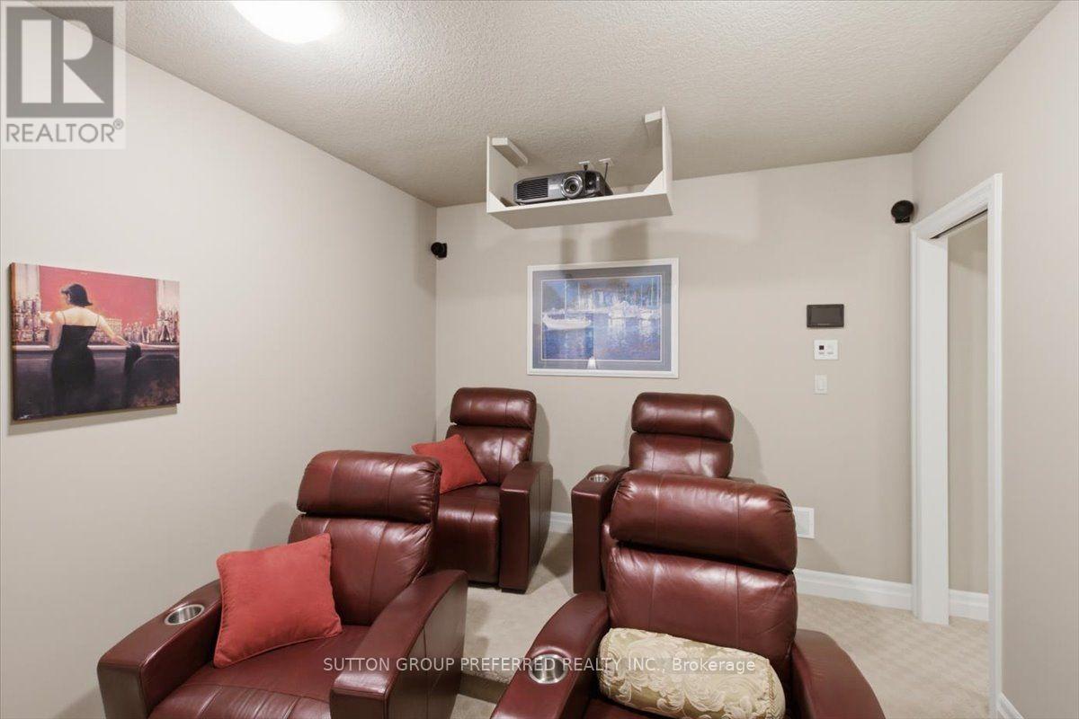 63 - 725 Eagletrace Drive Property Photo 43