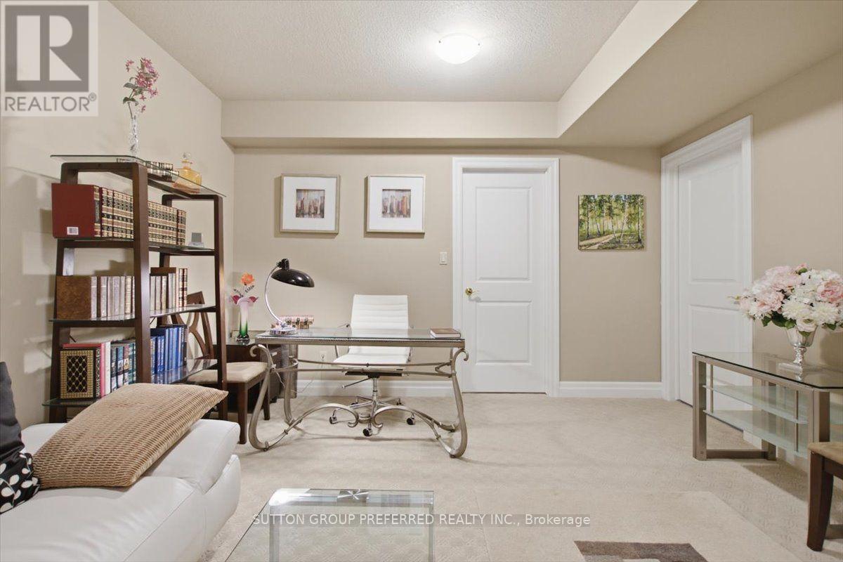 63 - 725 Eagletrace Drive Property Photo 46