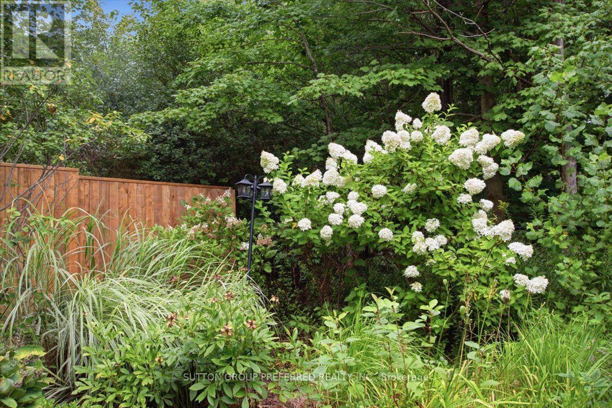 63 - 725 Eagletrace Drive Property Photo 47