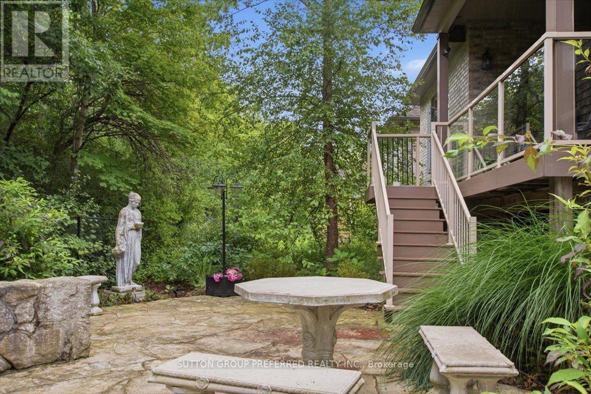 63 - 725 Eagletrace Drive Property Photo 48