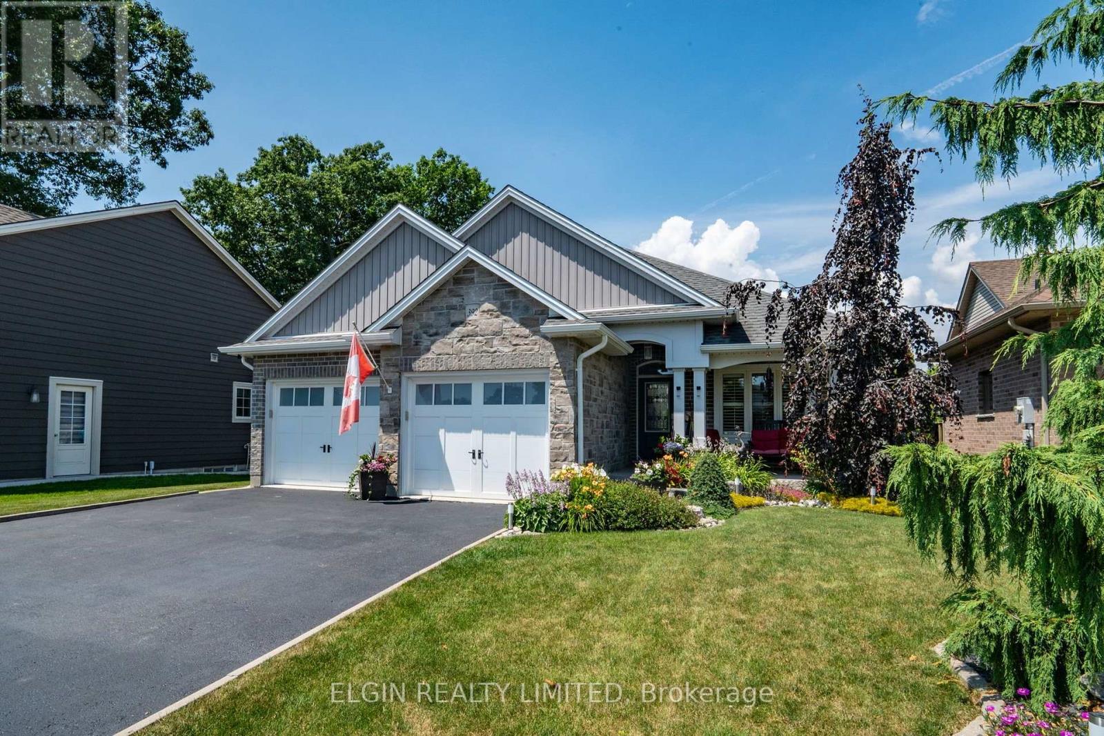 392 Larry Street Photo de la propriété 1
