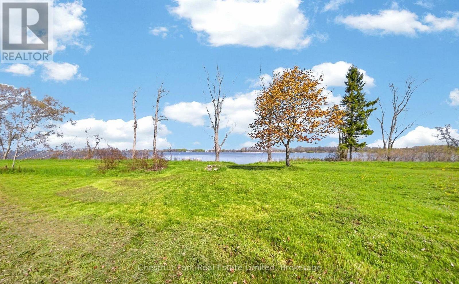 1092 Huycks Point Road Property Photo 6