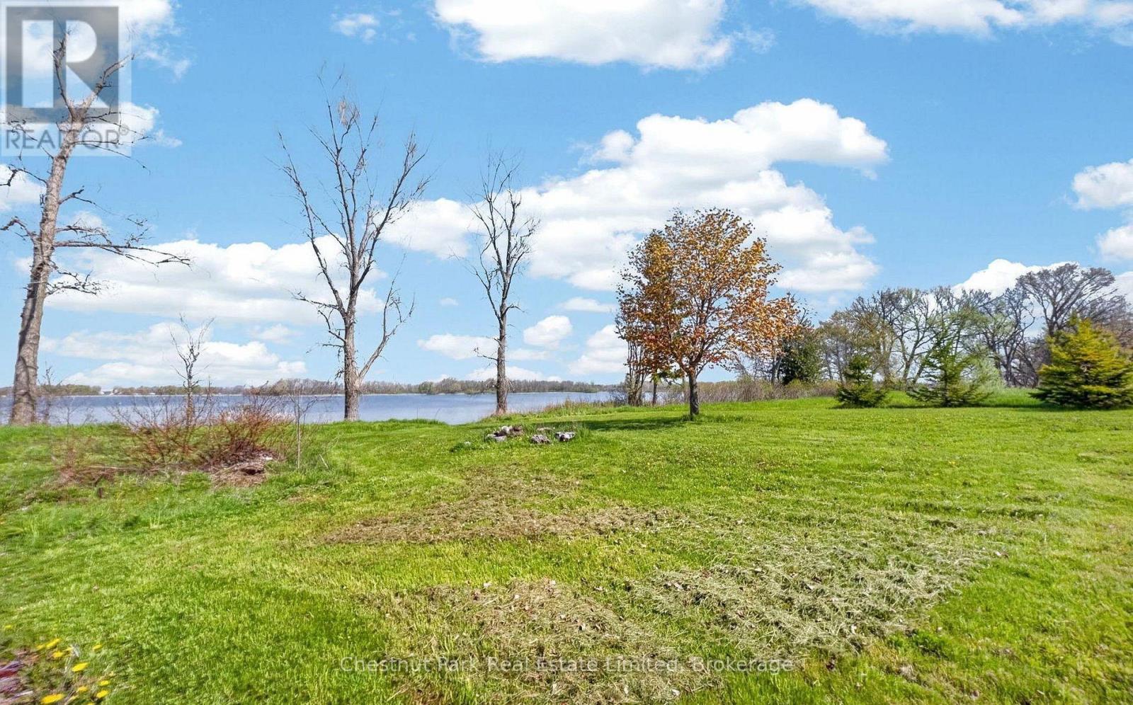 1092 Huycks Point Road Property Photo 7