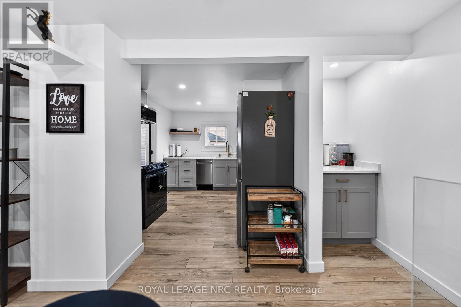 56 Decew Street Property Photo 11