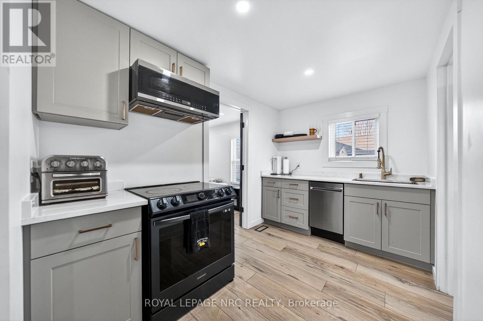 56 Decew Street Property Photo 13