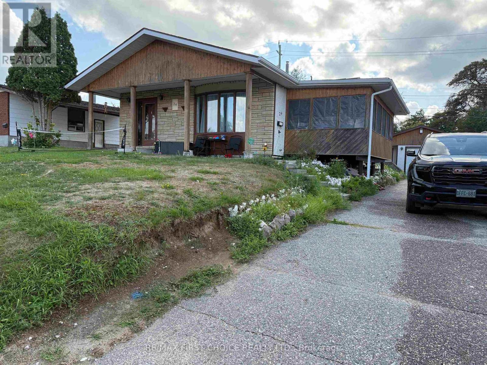24 ELVIS AVENUE
