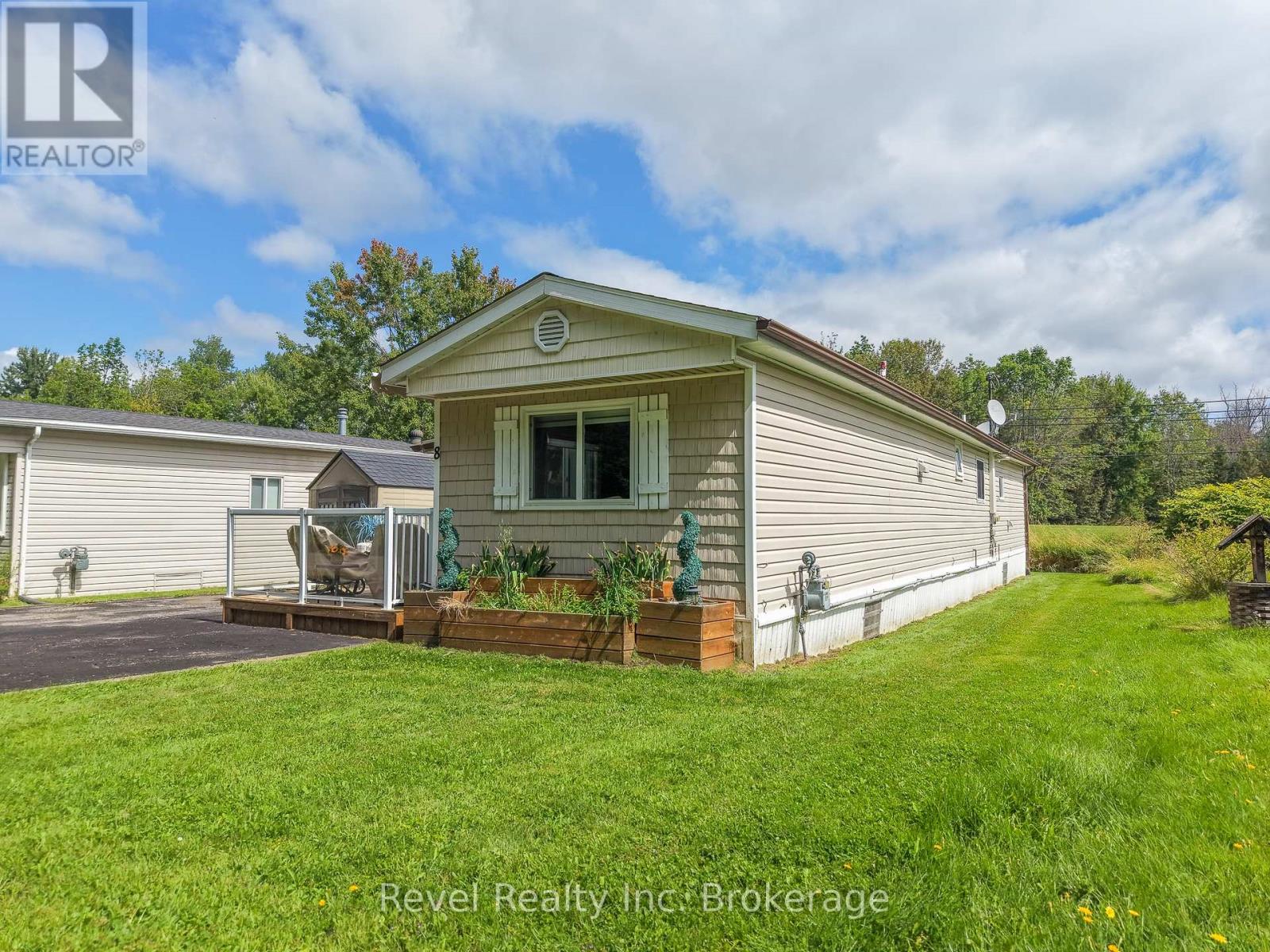 8 - 395 Riverbend Road Property Photo 1