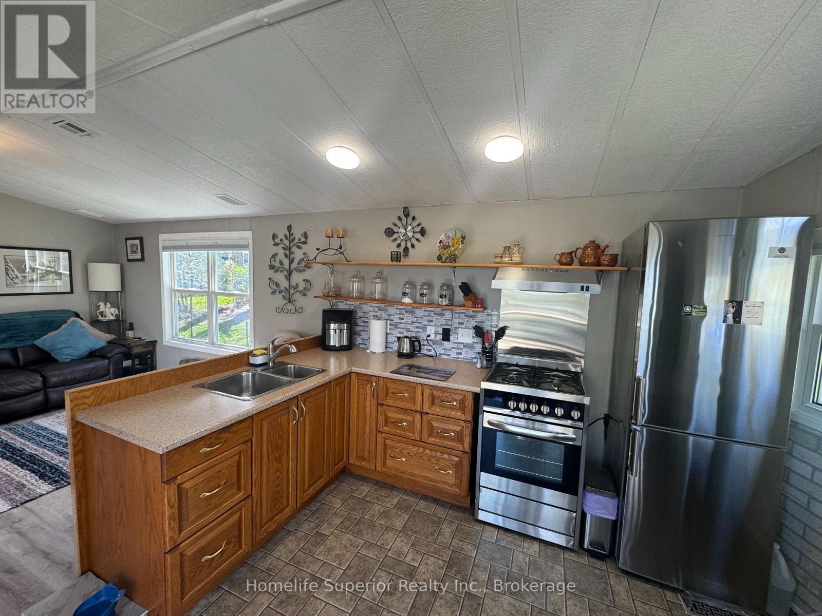 5 - 485-5139 Halstead Beach Road Property Photo 9
