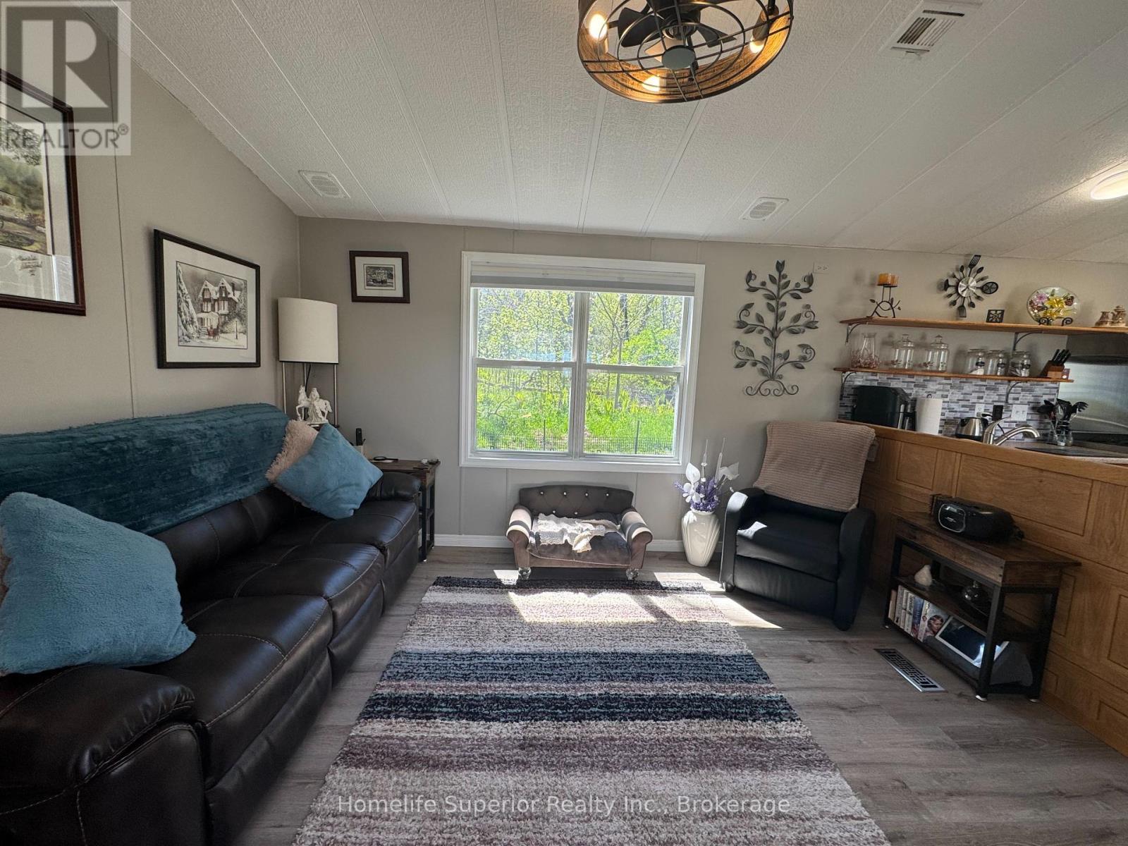 5 - 485-5139 Halstead Beach Road Property Photo 10