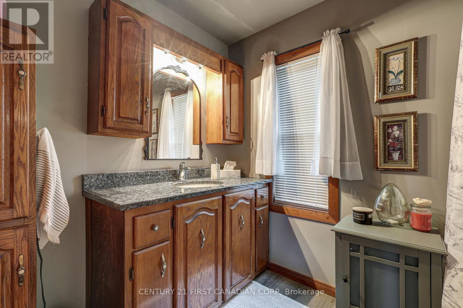 45687 Fruit Ridge Line Property Photo 13