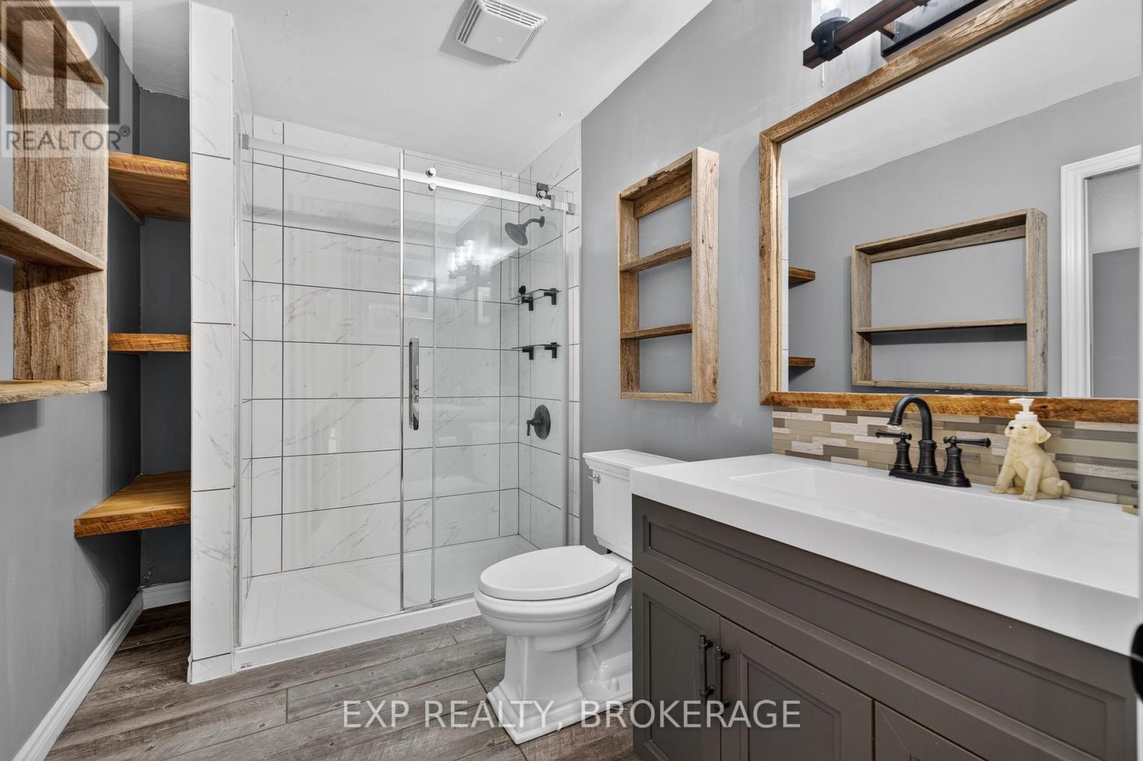 9009 Perth Road Property Photo 8