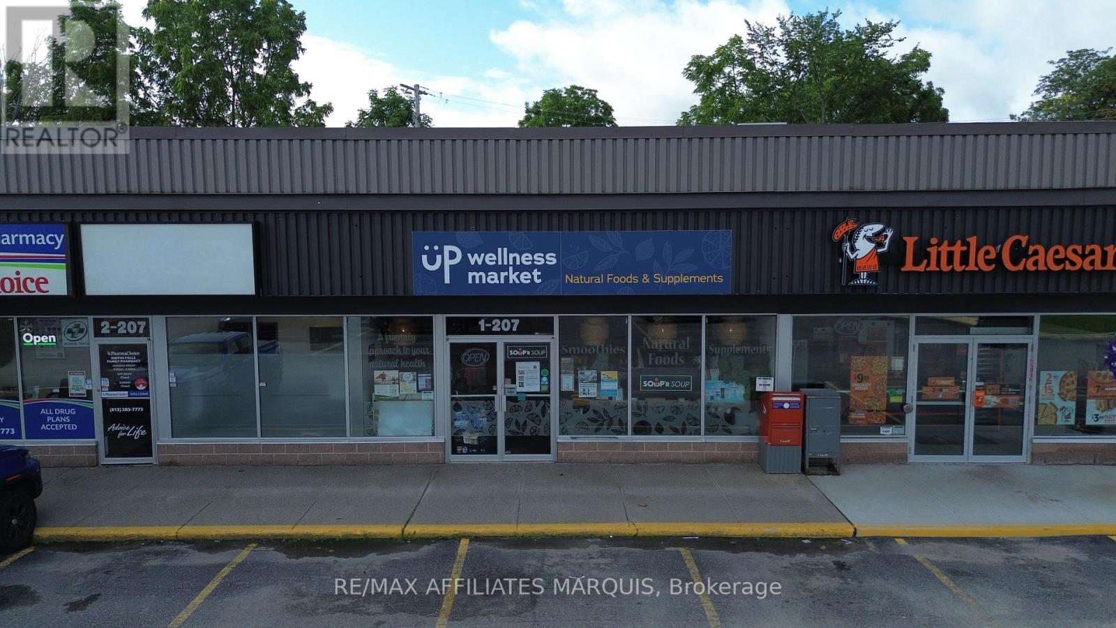 1-207 BROCKVILLE STREET