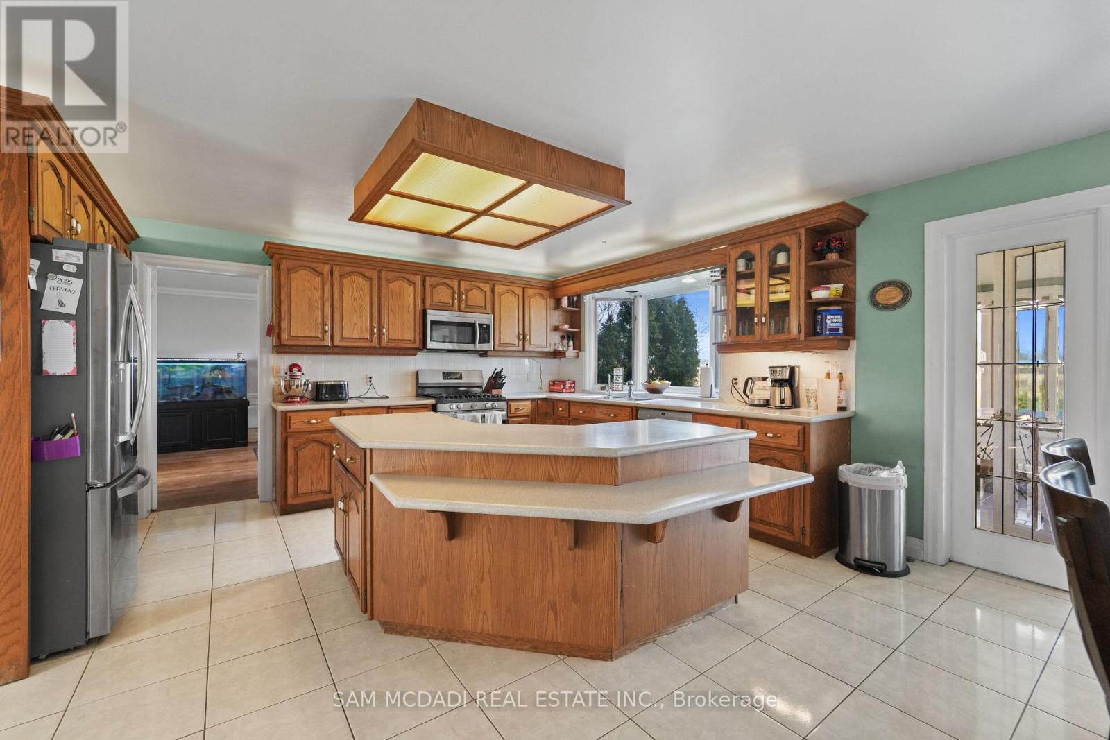 225 Park Road S Property Photo 12