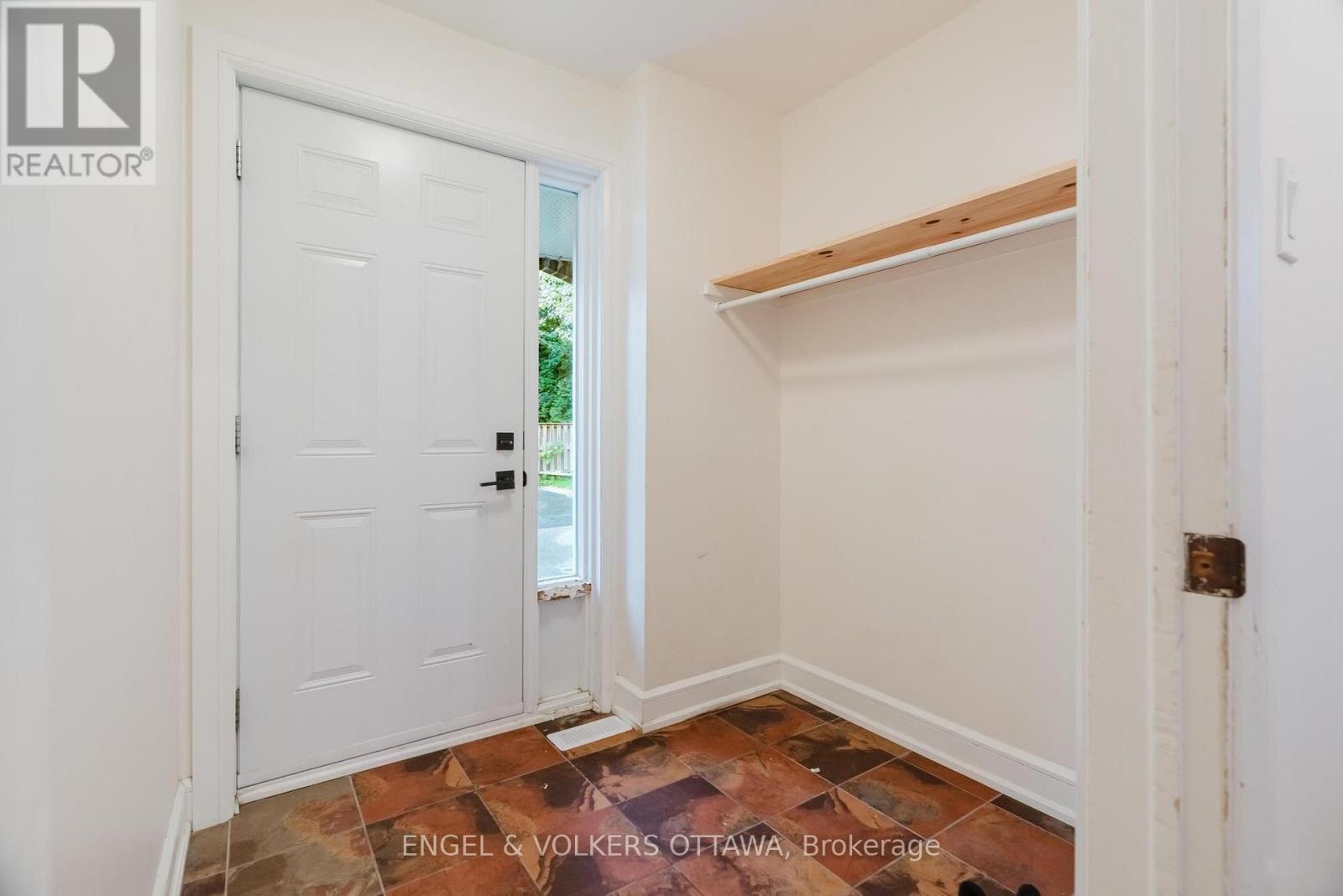 8 Almond Lane Property Photo 3