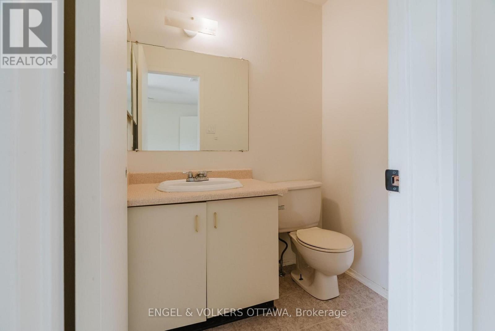 8 Almond Lane Property Photo 18