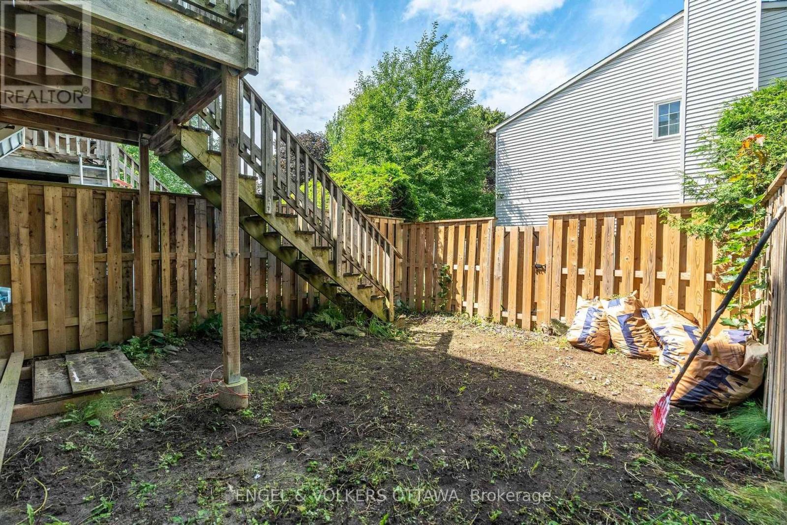 8 Almond Lane Property Photo 29