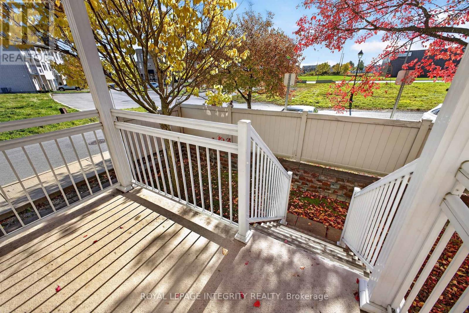 12 - 320 Tivoli Private Property Photo 8