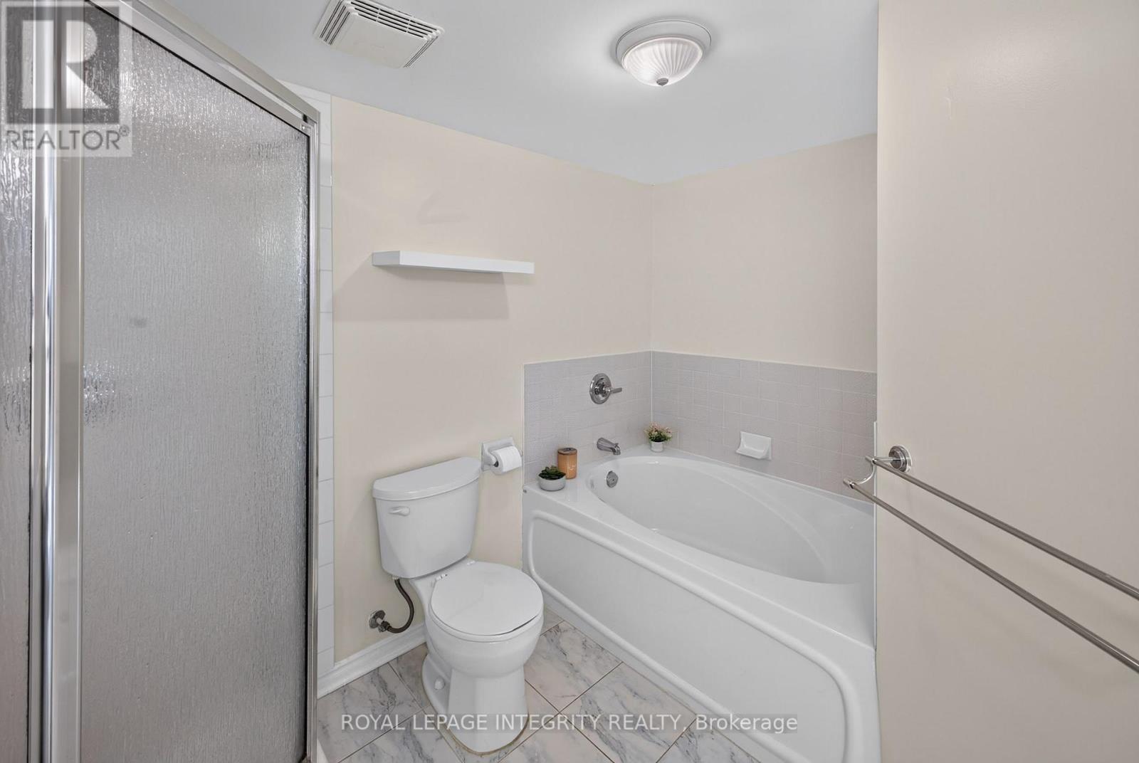 12 - 320 Tivoli Private Property Photo 12