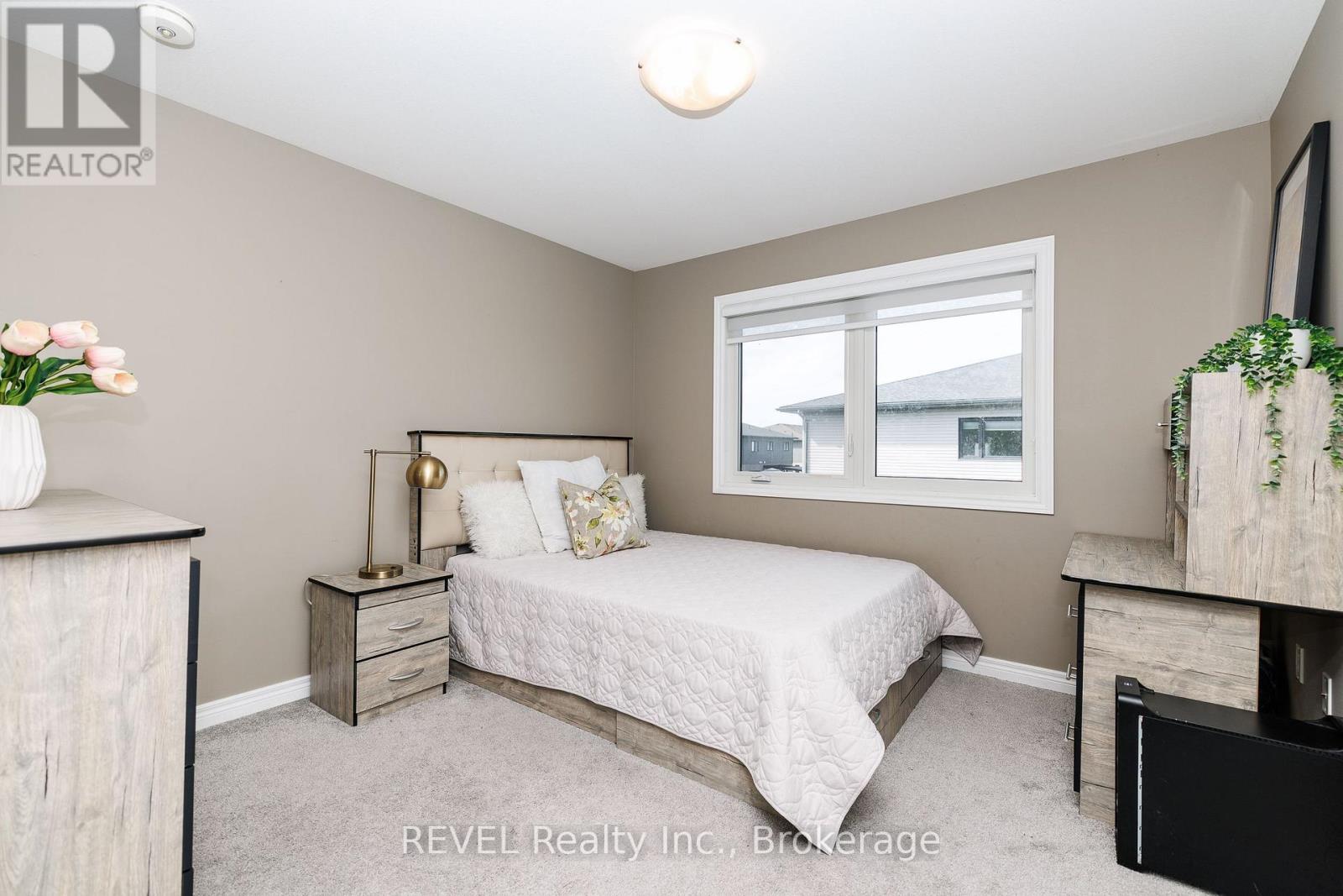 8961 Emily Boulevard Property Photo 23