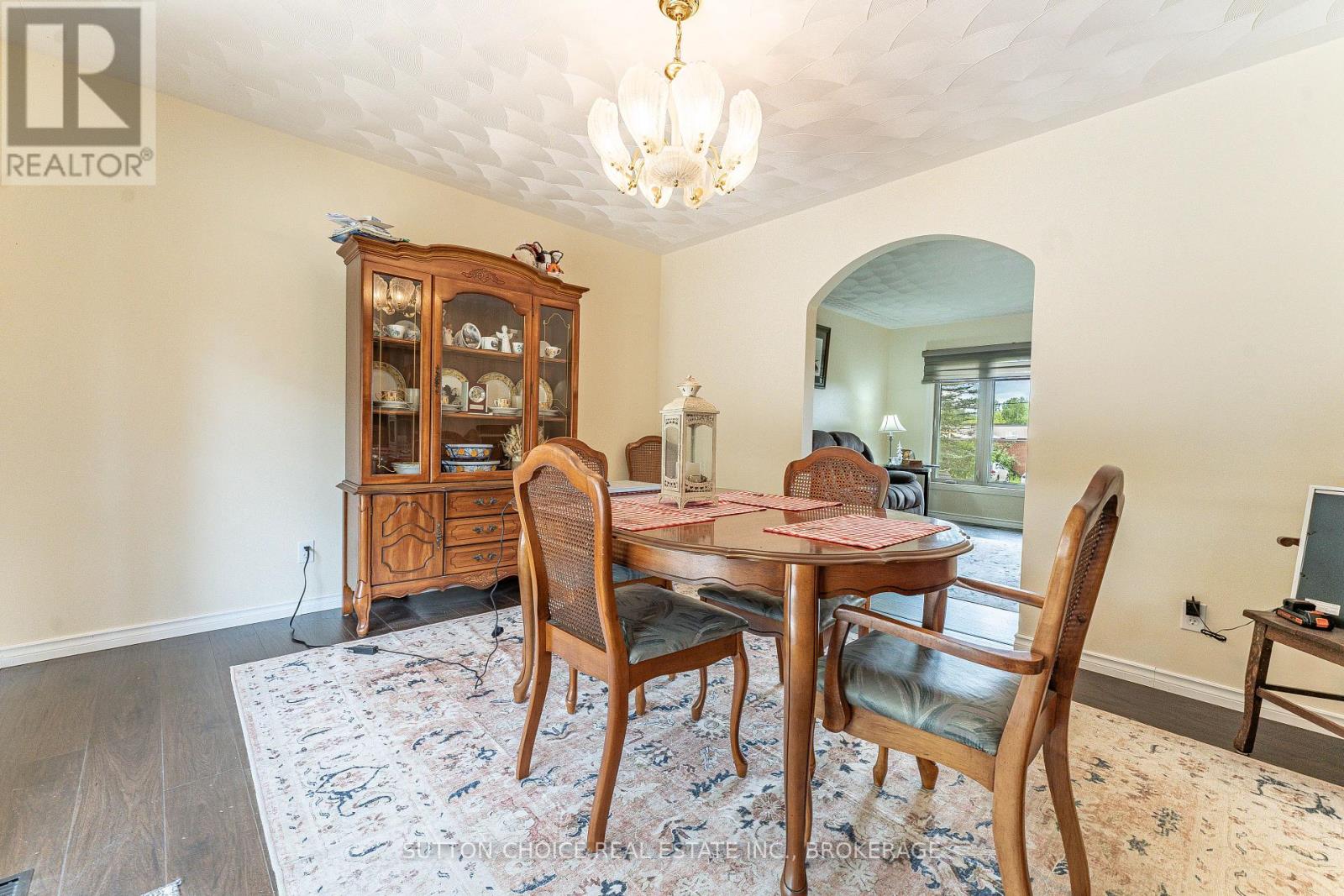 246 Yonge Street Property Photo 10