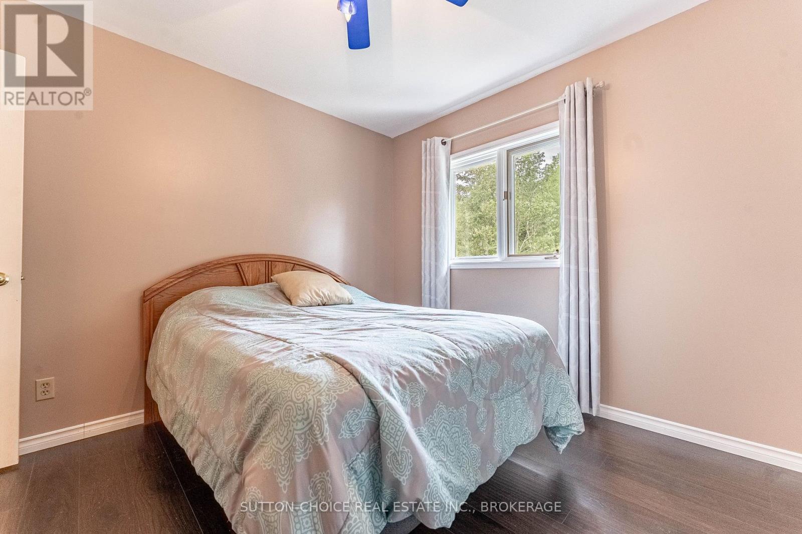 246 Yonge Street Property Photo 16