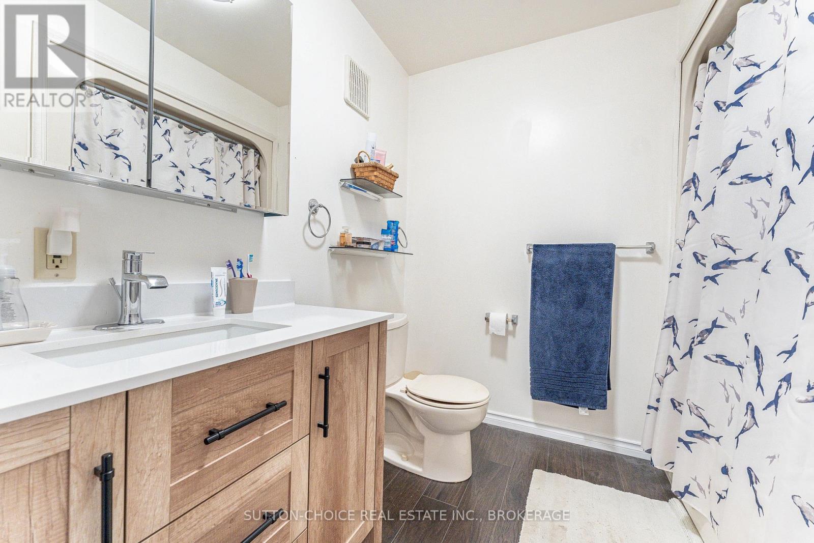 246 Yonge Street Property Photo 23