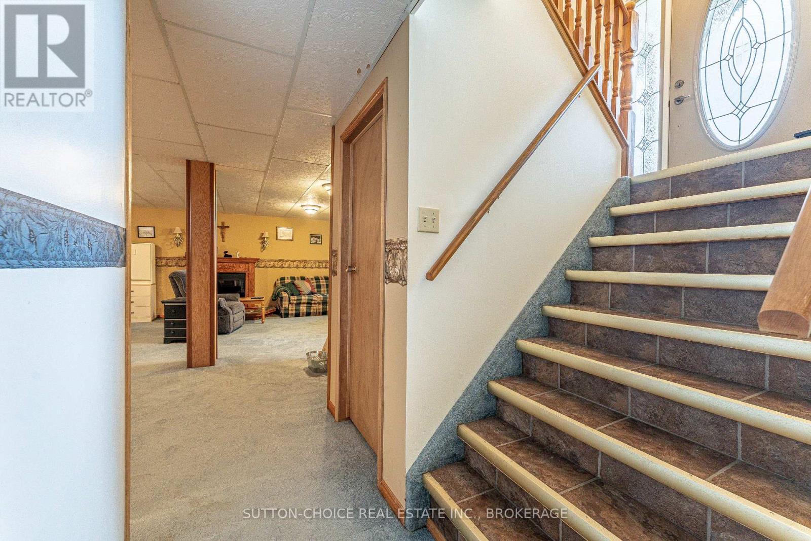 246 Yonge Street Property Photo 25