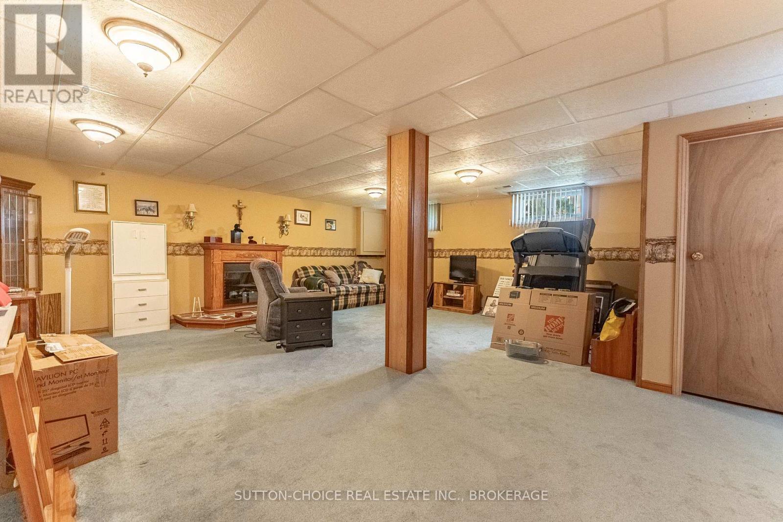 246 Yonge Street Property Photo 26