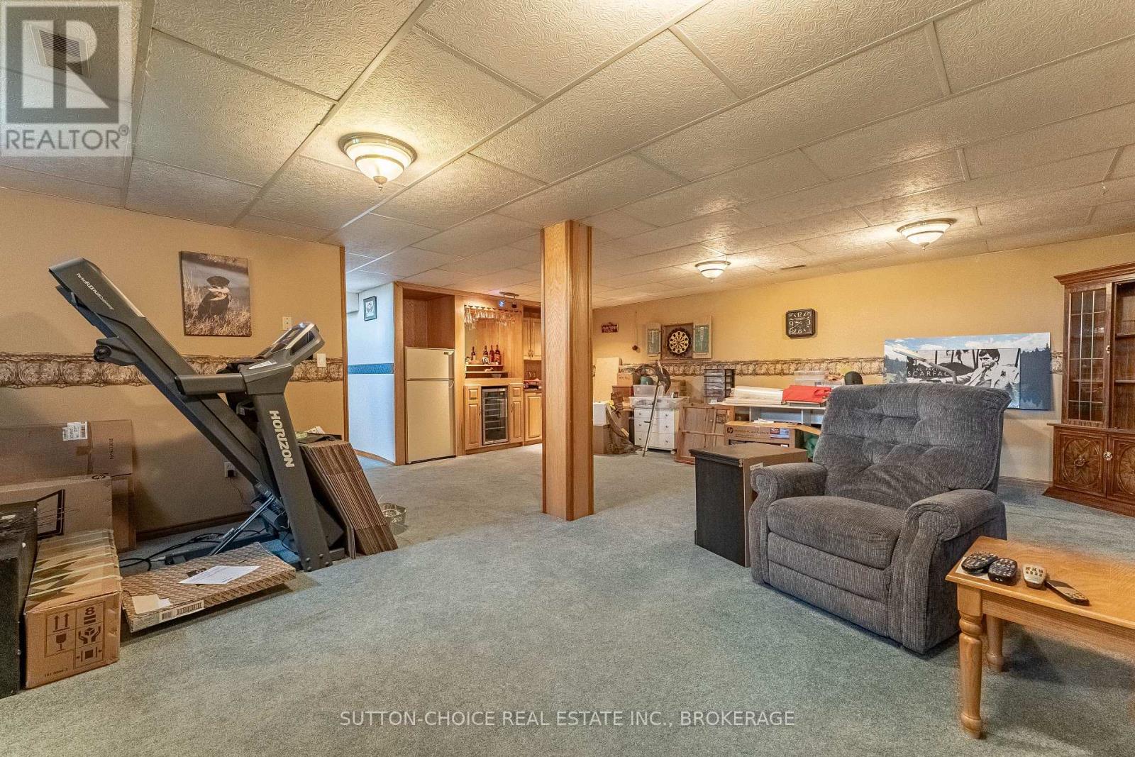 246 Yonge Street Property Photo 28