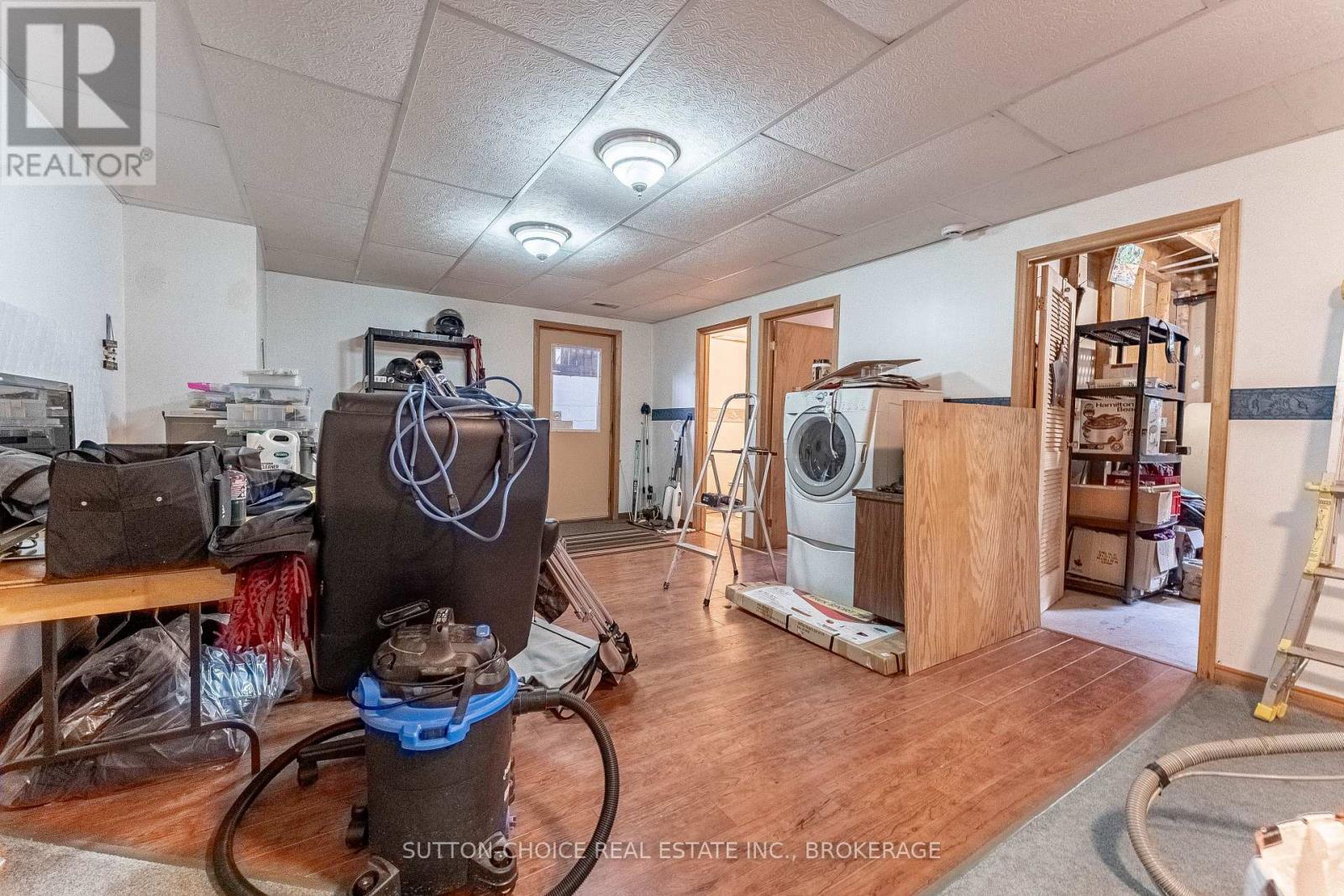 246 Yonge Street Property Photo 29