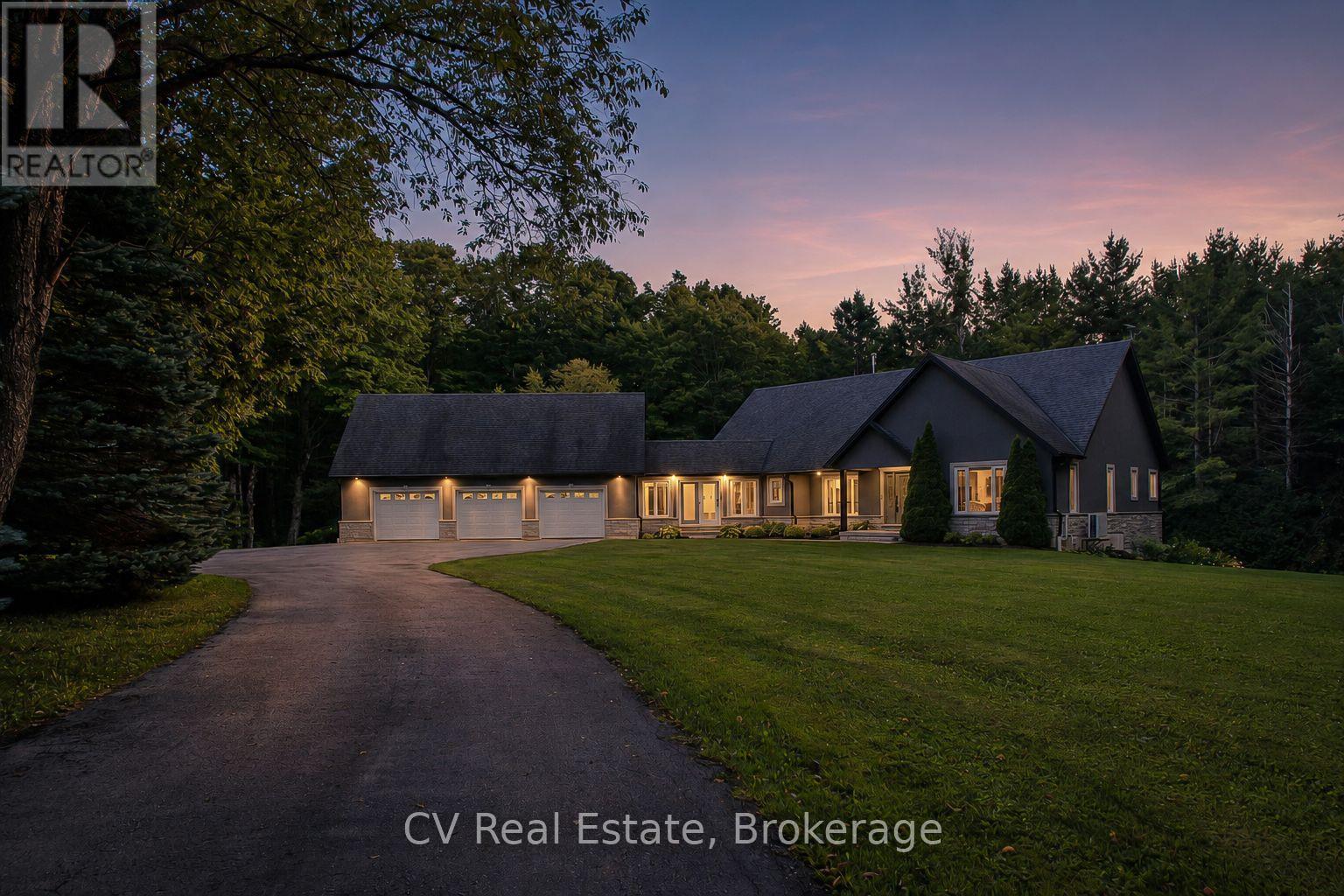 595530 4th Line Property Photo 1