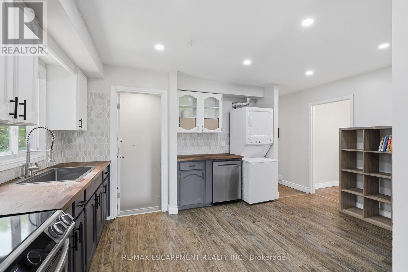 58 Vanier Place Property Photo 12