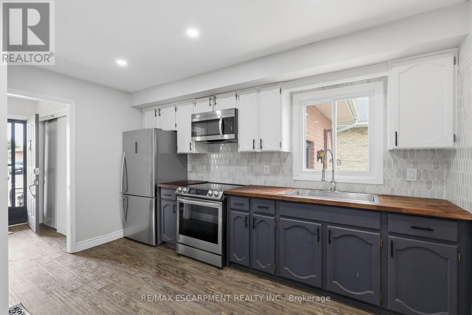 58 Vanier Place Property Photo 14