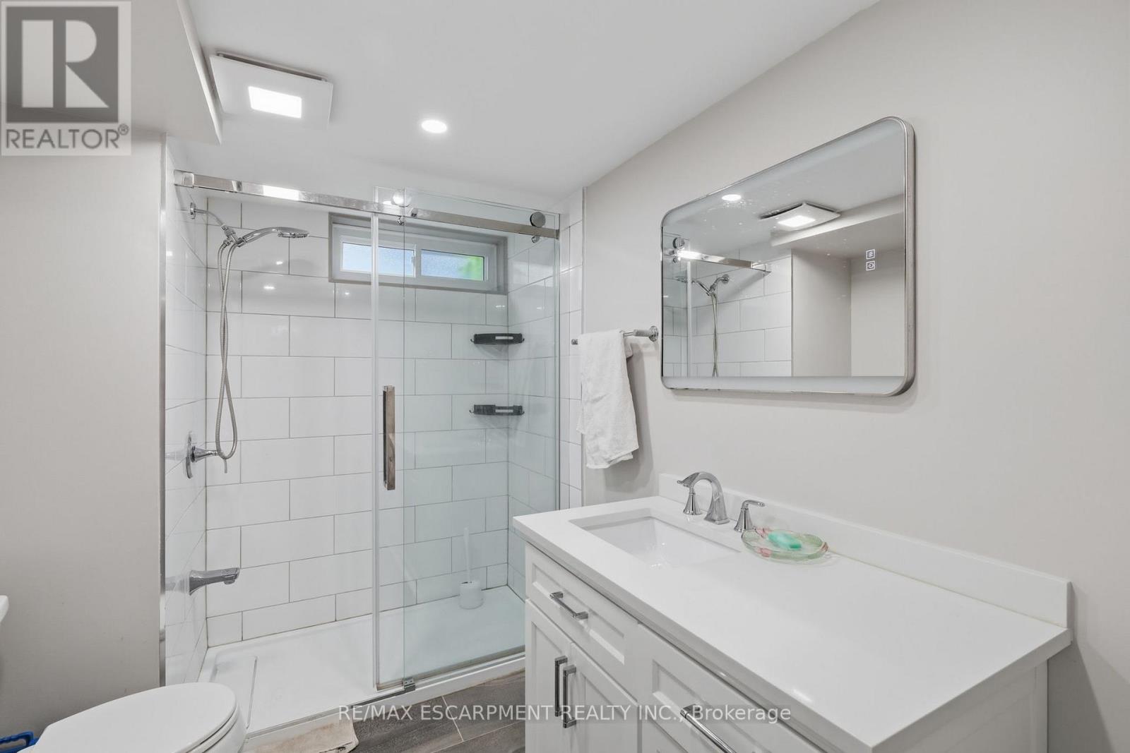 58 Vanier Place Property Photo 32