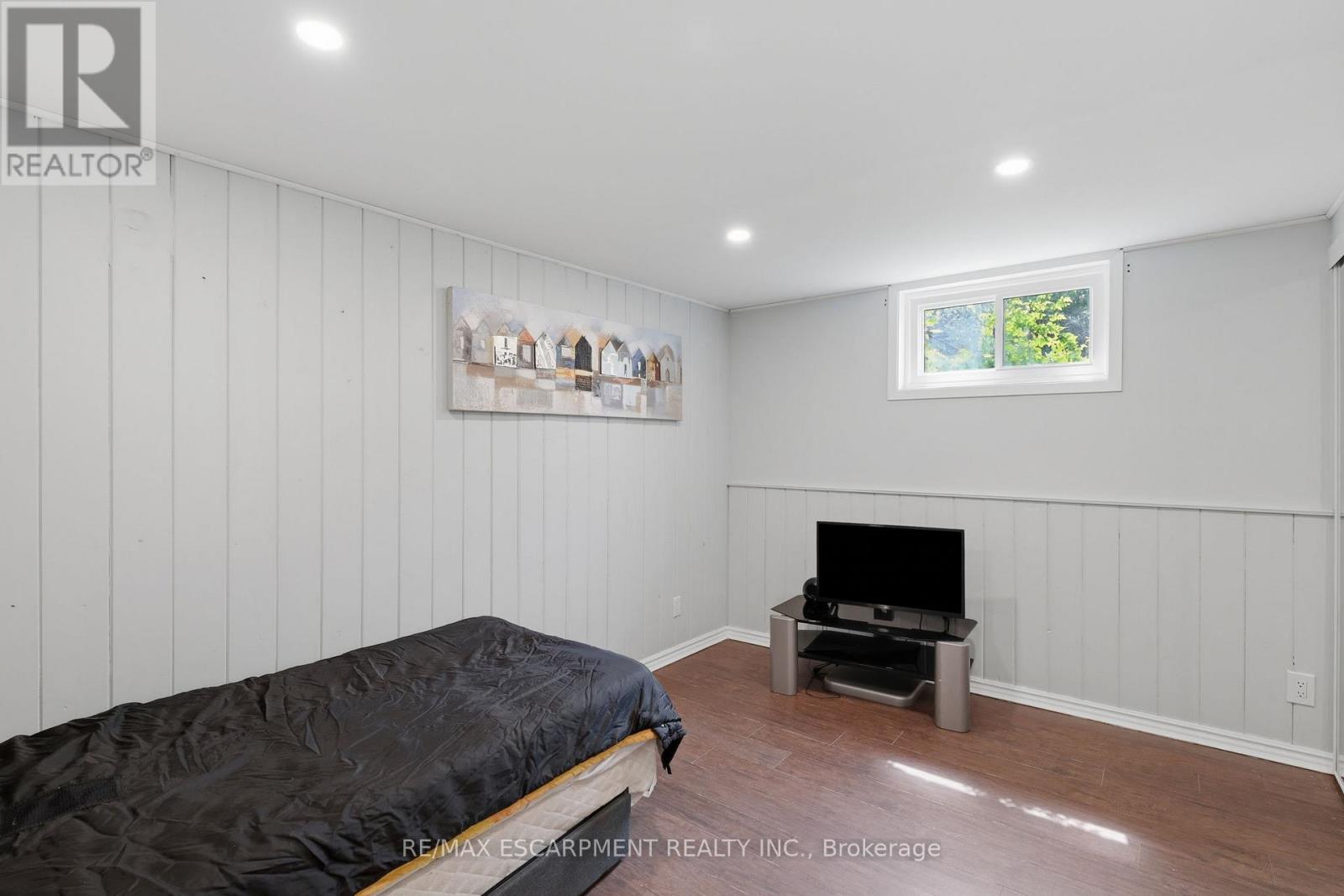 58 Vanier Place Property Photo 33