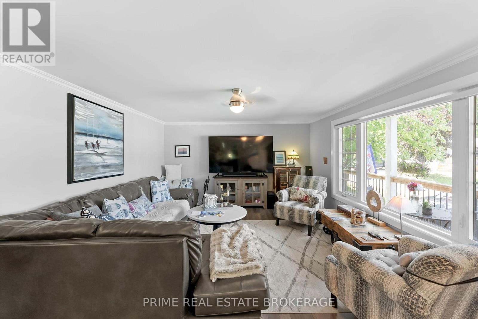 93 Shannon Boulevard Property Photo 7