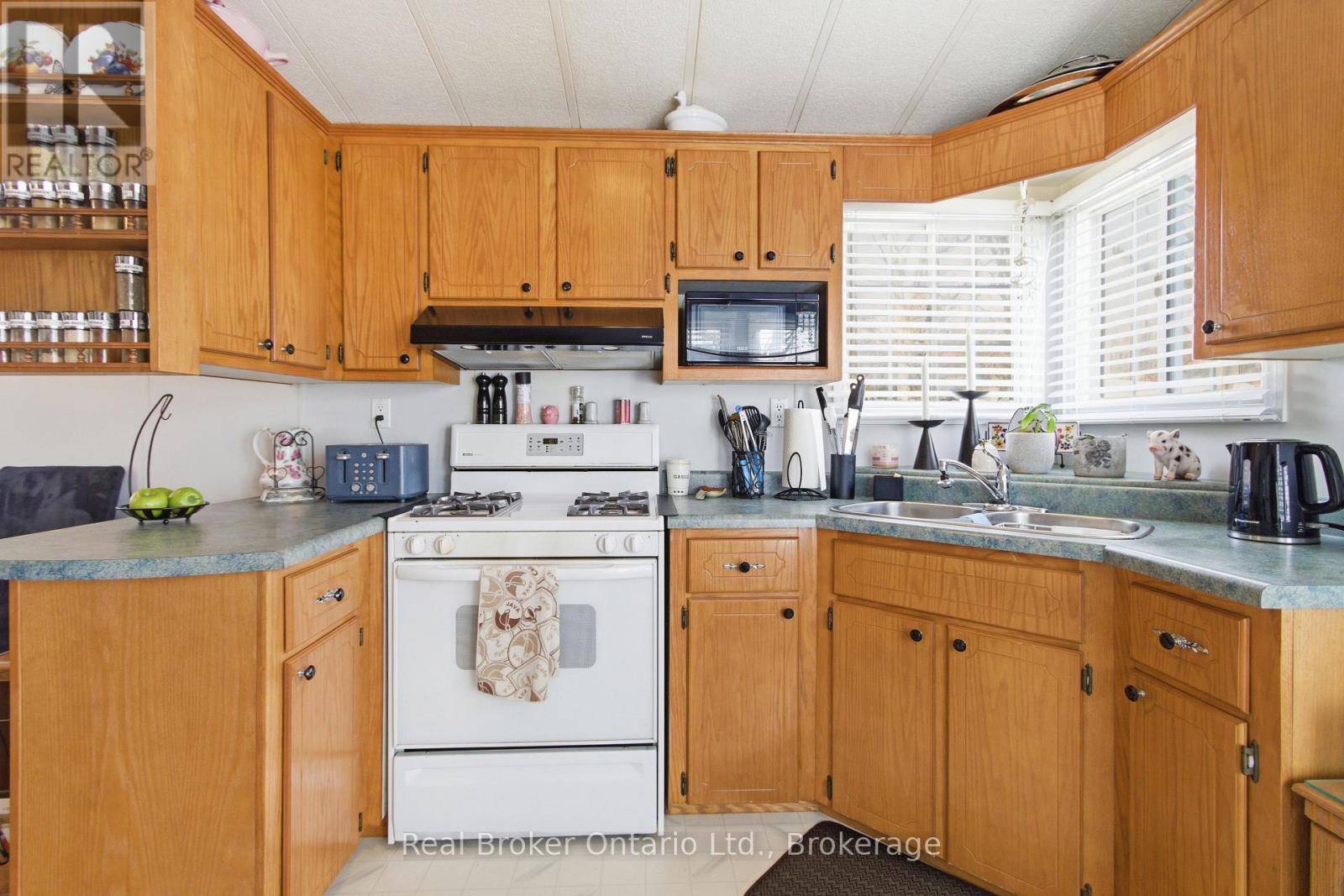 428 Pine Pass Property Photo 16