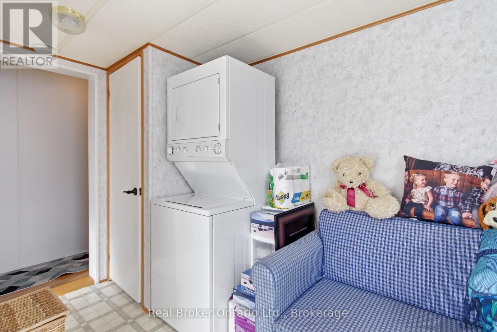 428 Pine Pass Property Photo 29
