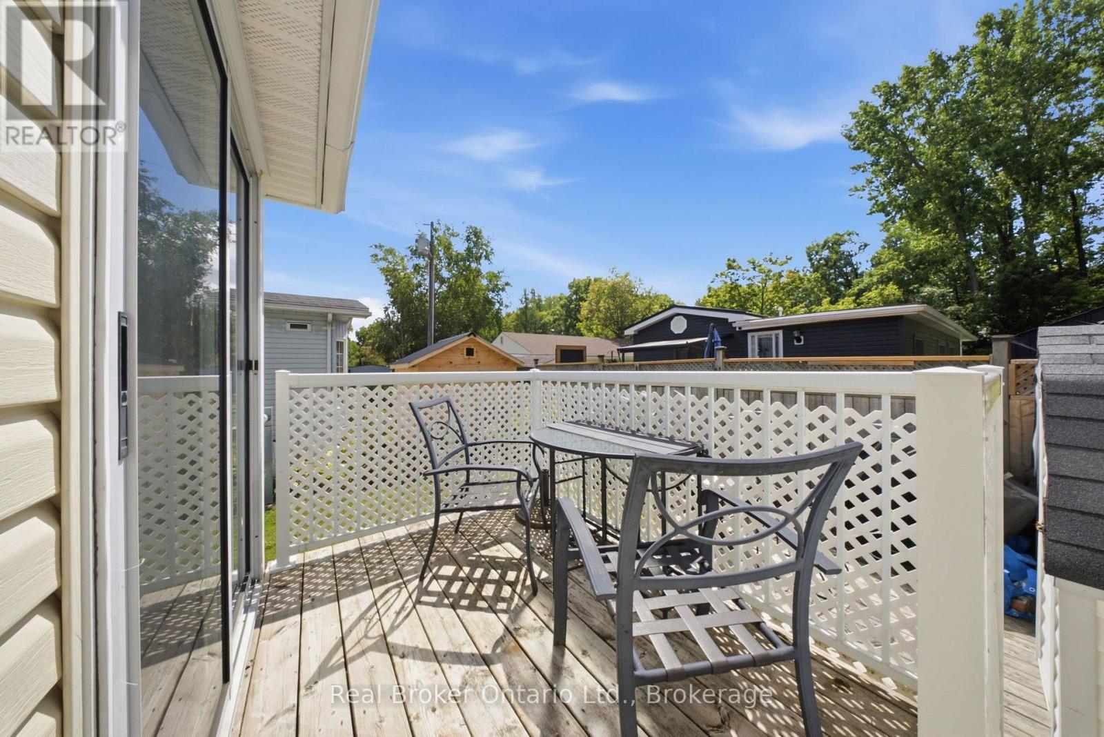 428 Pine Pass Property Photo 31