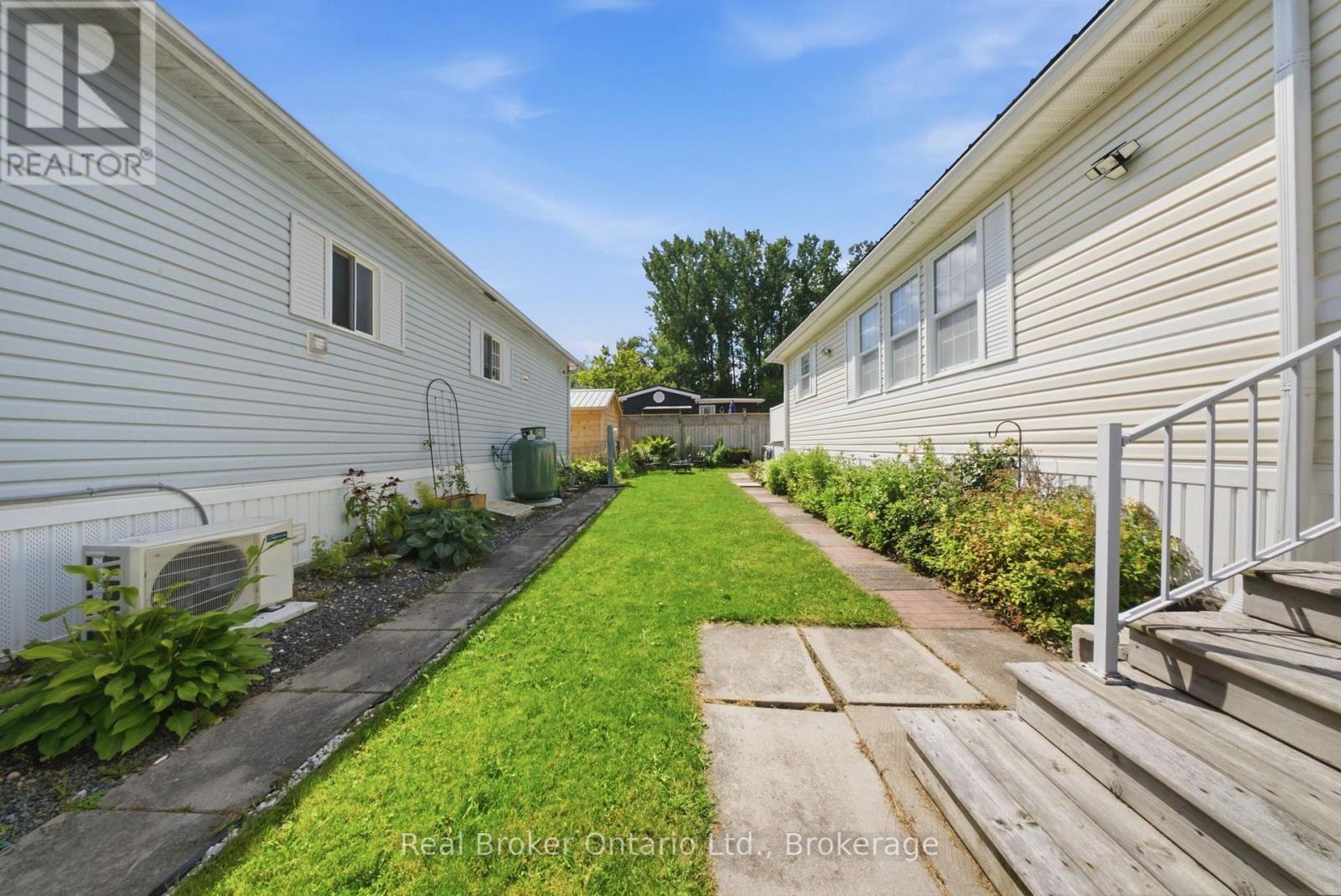 428 Pine Pass Property Photo 40