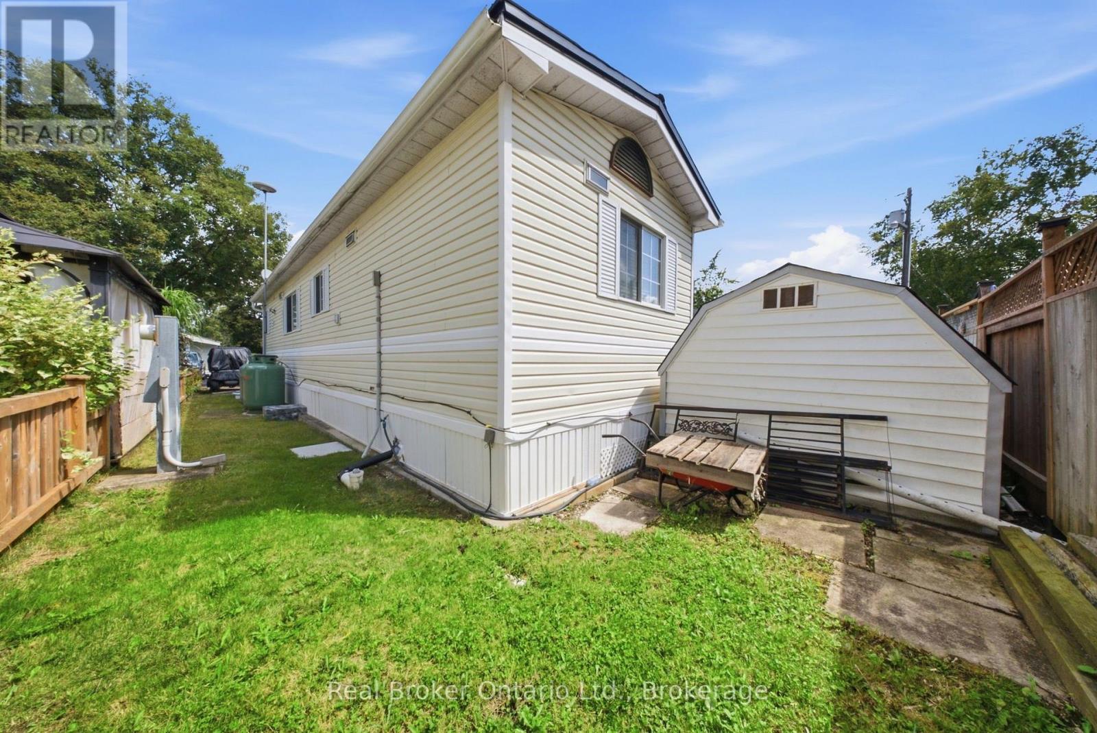 428 Pine Pass Property Photo 41