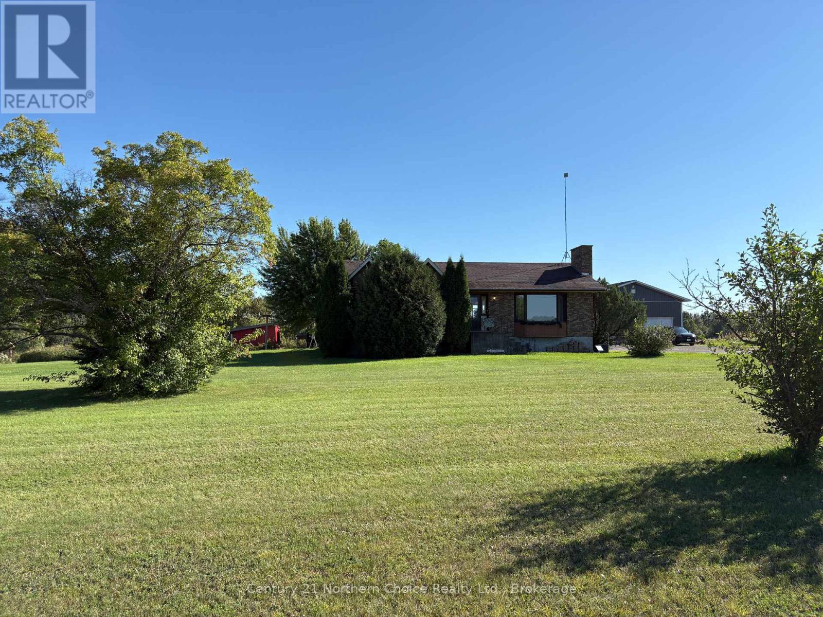 859 Burriss Road E Property Photo 1