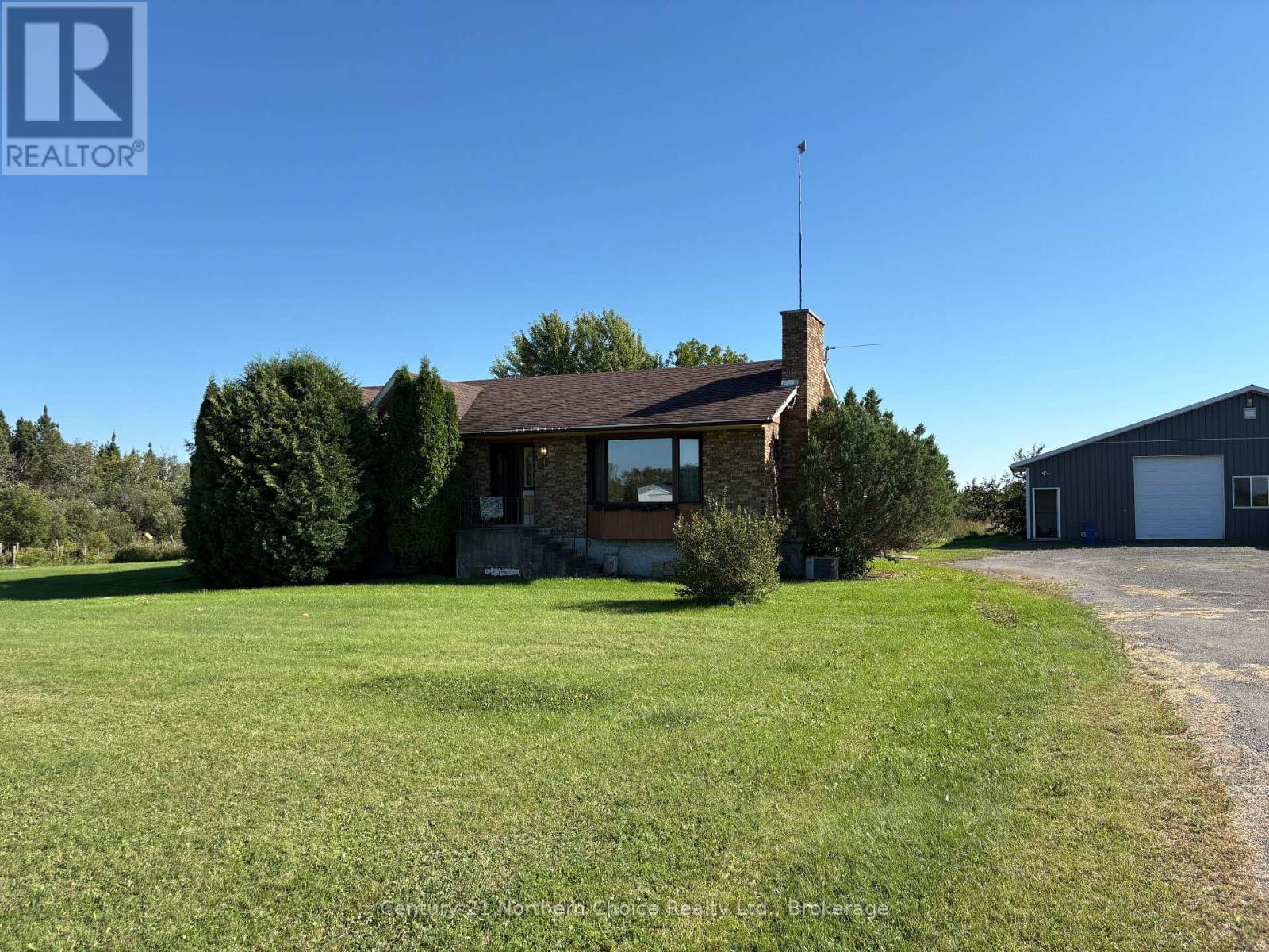 859 Burriss Road E Property Photo 2
