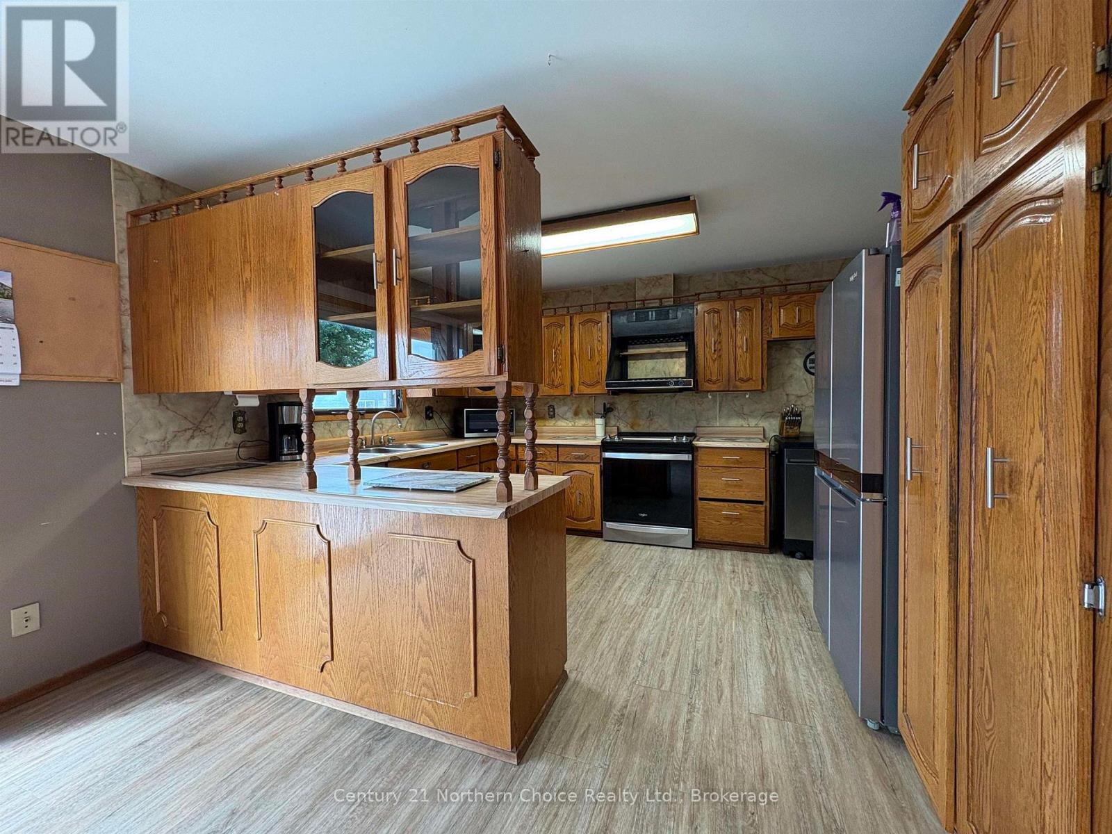 859 Burriss Road E Property Photo 7