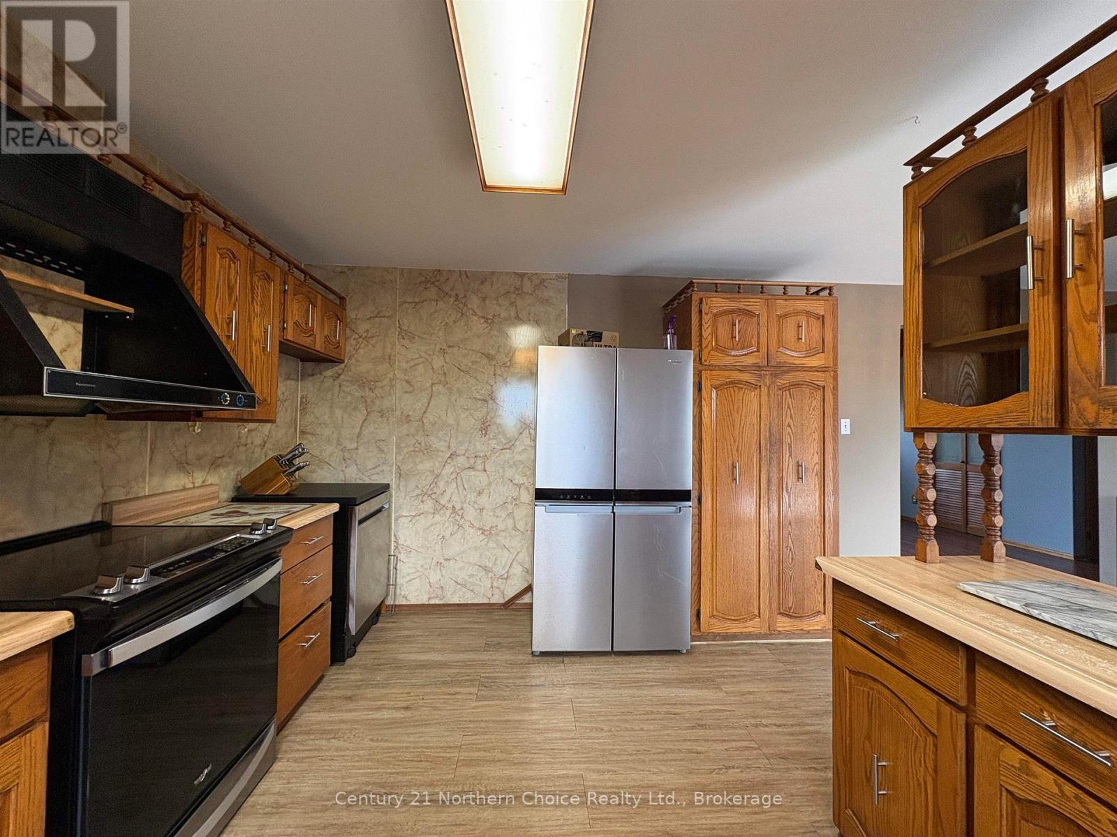 859 Burriss Road E Property Photo 12