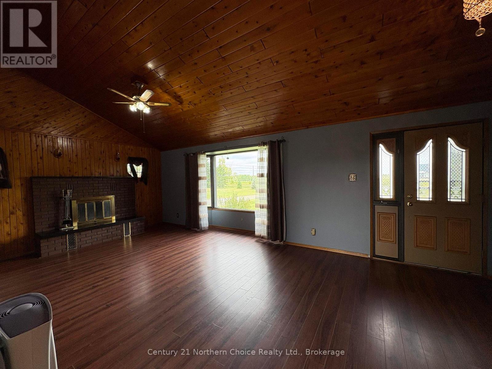 859 Burriss Road E Property Photo 14