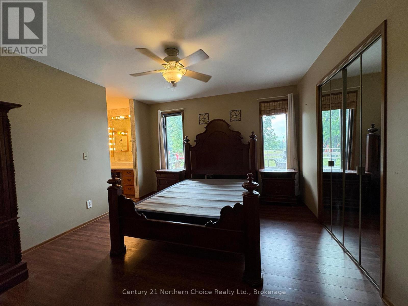 859 Burriss Road E Property Photo 18